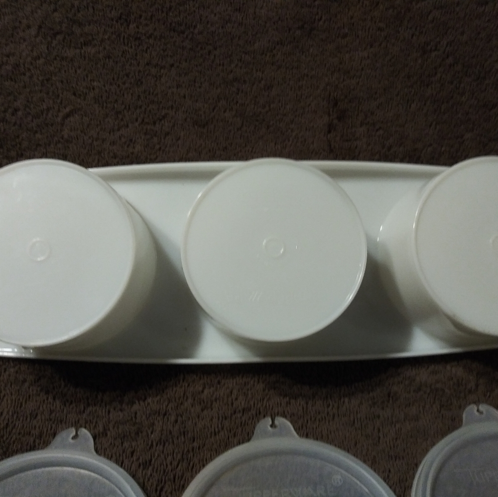 Vinyage Tupperware Condiment Server - Picture 6 of 6